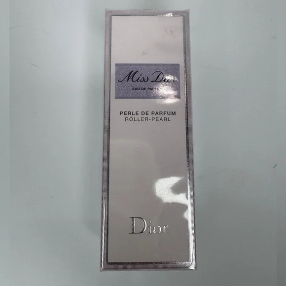 Miss Dior Eau de Parfum, Roller-Pearl Perfume - Picture 5 of 6